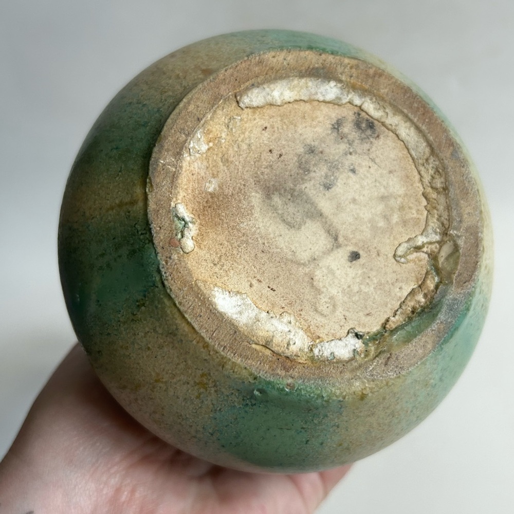 Vintage MCM Green Pottery Vase - Picture 4 of 4